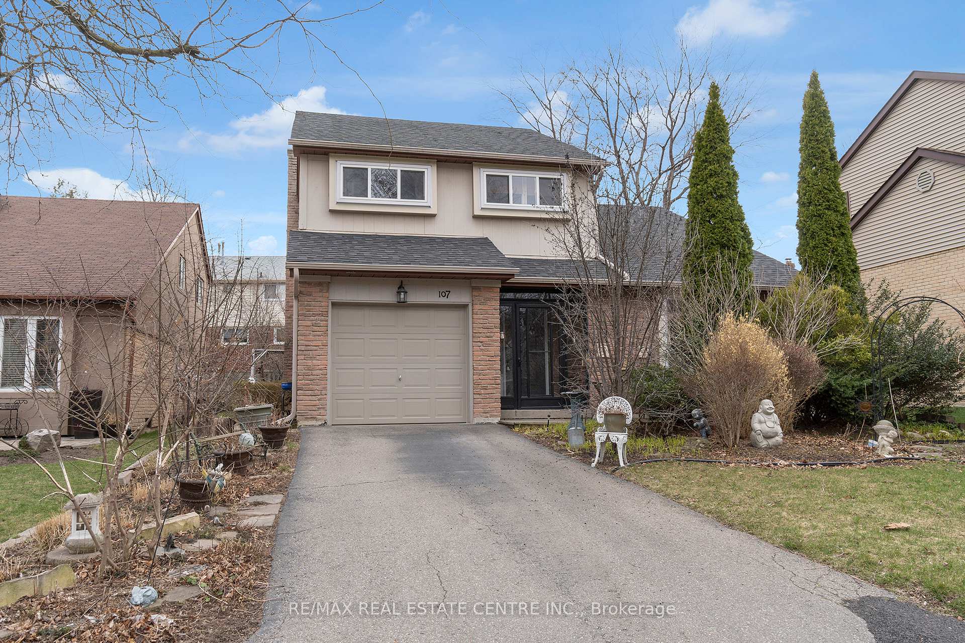 Photo 3 of 107 Royal Palm Drive, Brampton, Heart Lake East — HOMEH