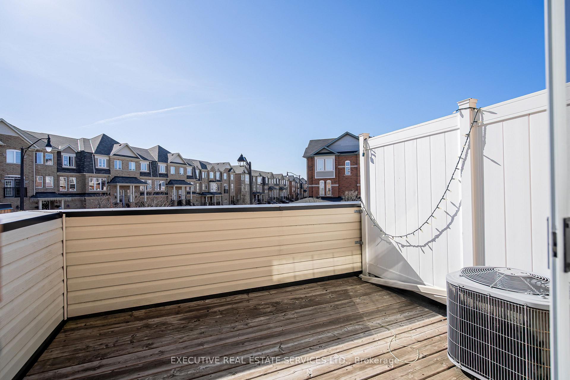 Photo 13 of 110 Magdalene Crescent, Brampton, Heart Lake East — HOMEH