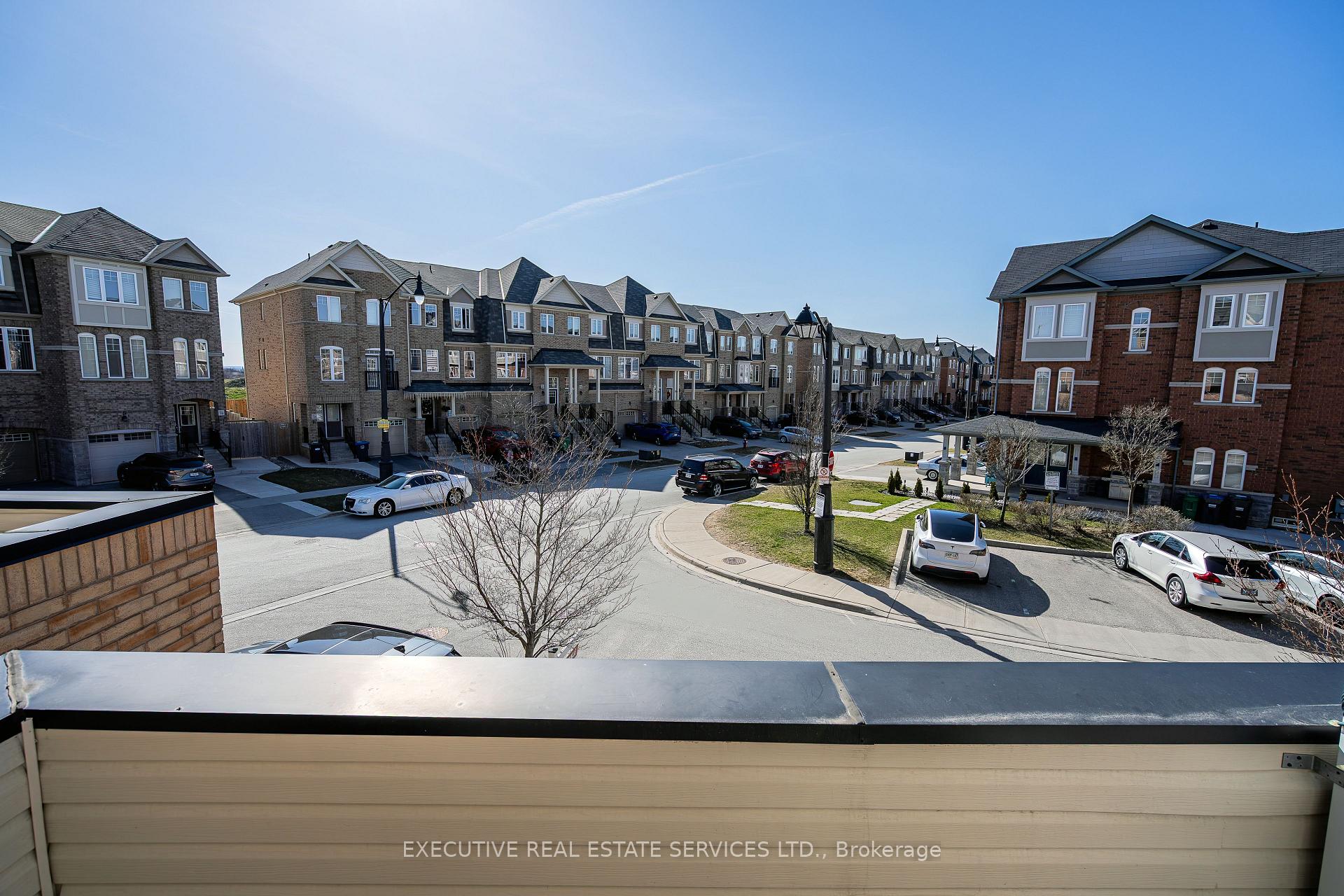 Photo 14 of 110 Magdalene Crescent, Brampton, Heart Lake East — HOMEH