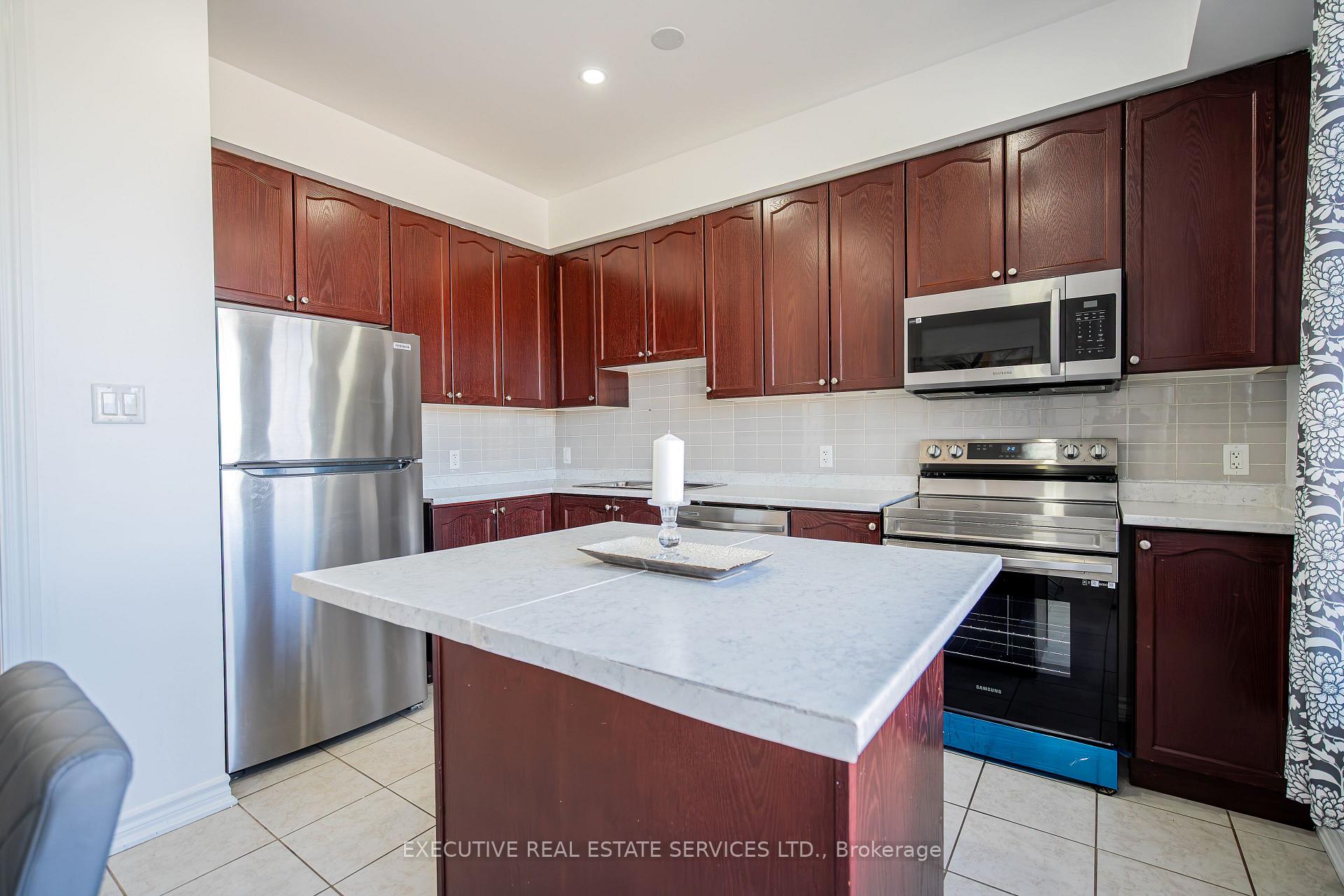 Photo 21 of 110 Magdalene Crescent, Brampton, Heart Lake East — HOMEH
