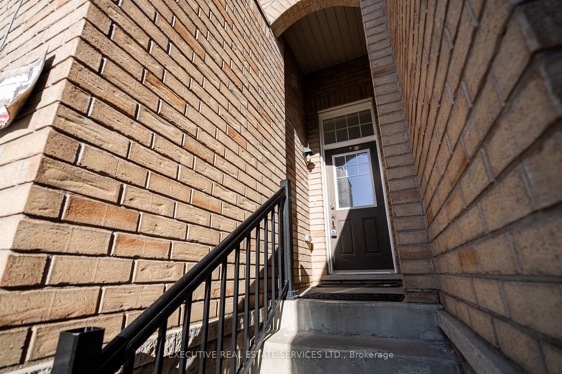 Photo 25 of 110 Magdalene Crescent, Brampton, Heart Lake East — HOMEH