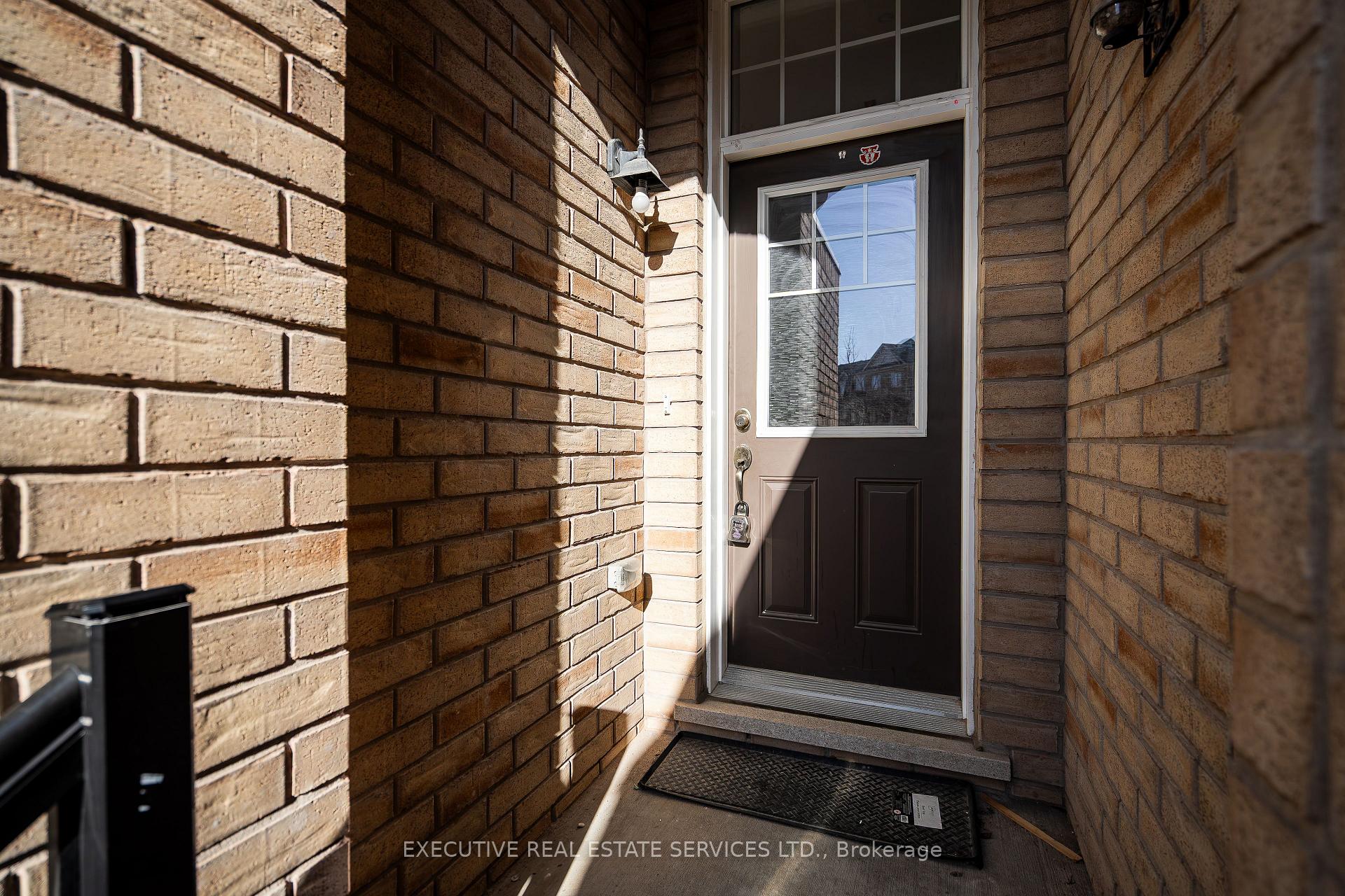 Photo 26 of 110 Magdalene Crescent, Brampton, Heart Lake East — HOMEH