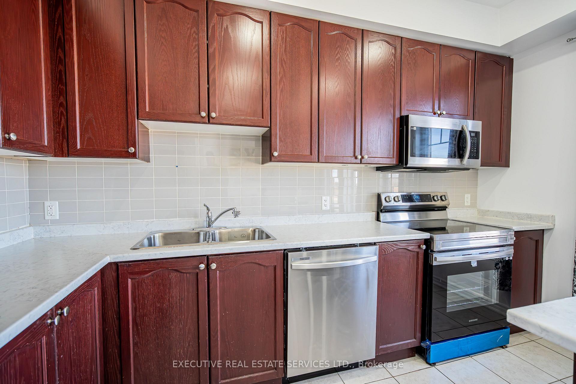 Photo 61 of 110 Magdalene Crescent, Brampton, Heart Lake East — HOMEH