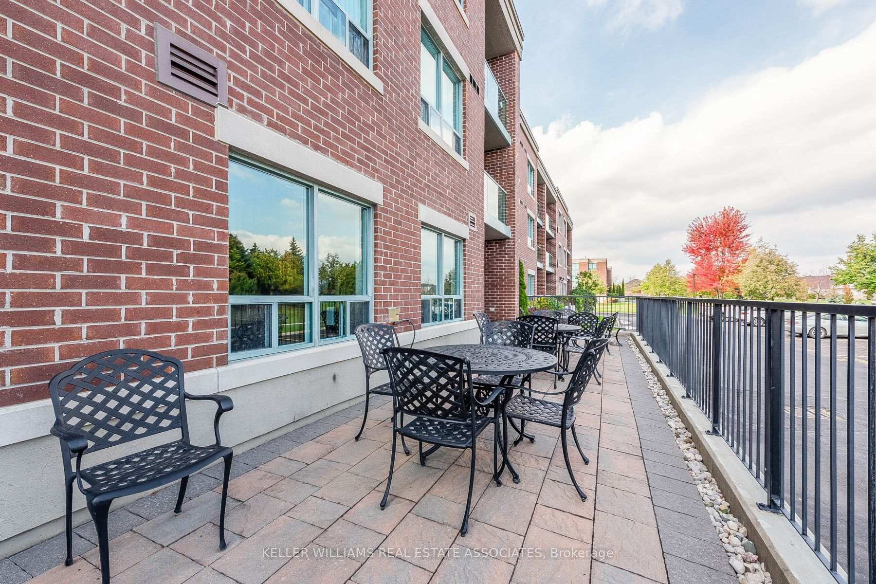 Photo 8 of Unit 208, 35 Via Rosedale, Brampton, Sandringham-Wellington — HOMEH