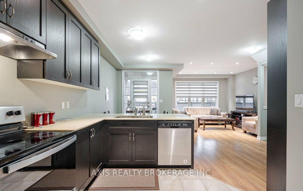 Photo 13 of 25 Fruitvale Circle, Brampton, Northwest Brampton — HOMEH
