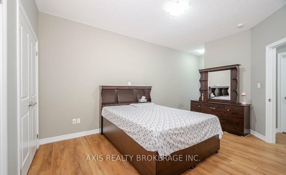 Photo 18 of 25 Fruitvale Circle, Brampton, Northwest Brampton — HOMEH