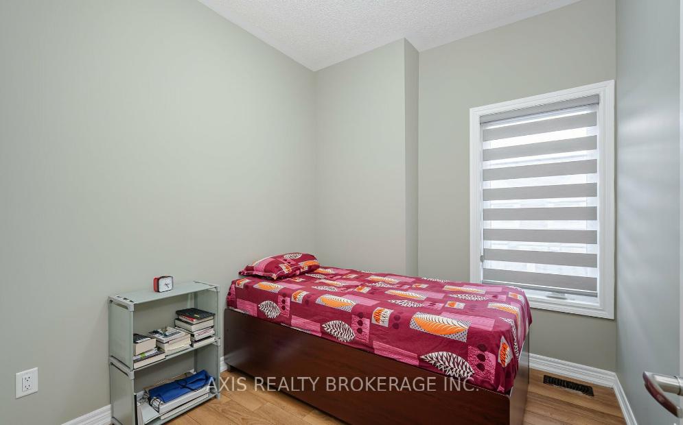 Photo 23 of 25 Fruitvale Circle, Brampton, Northwest Brampton — HOMEH