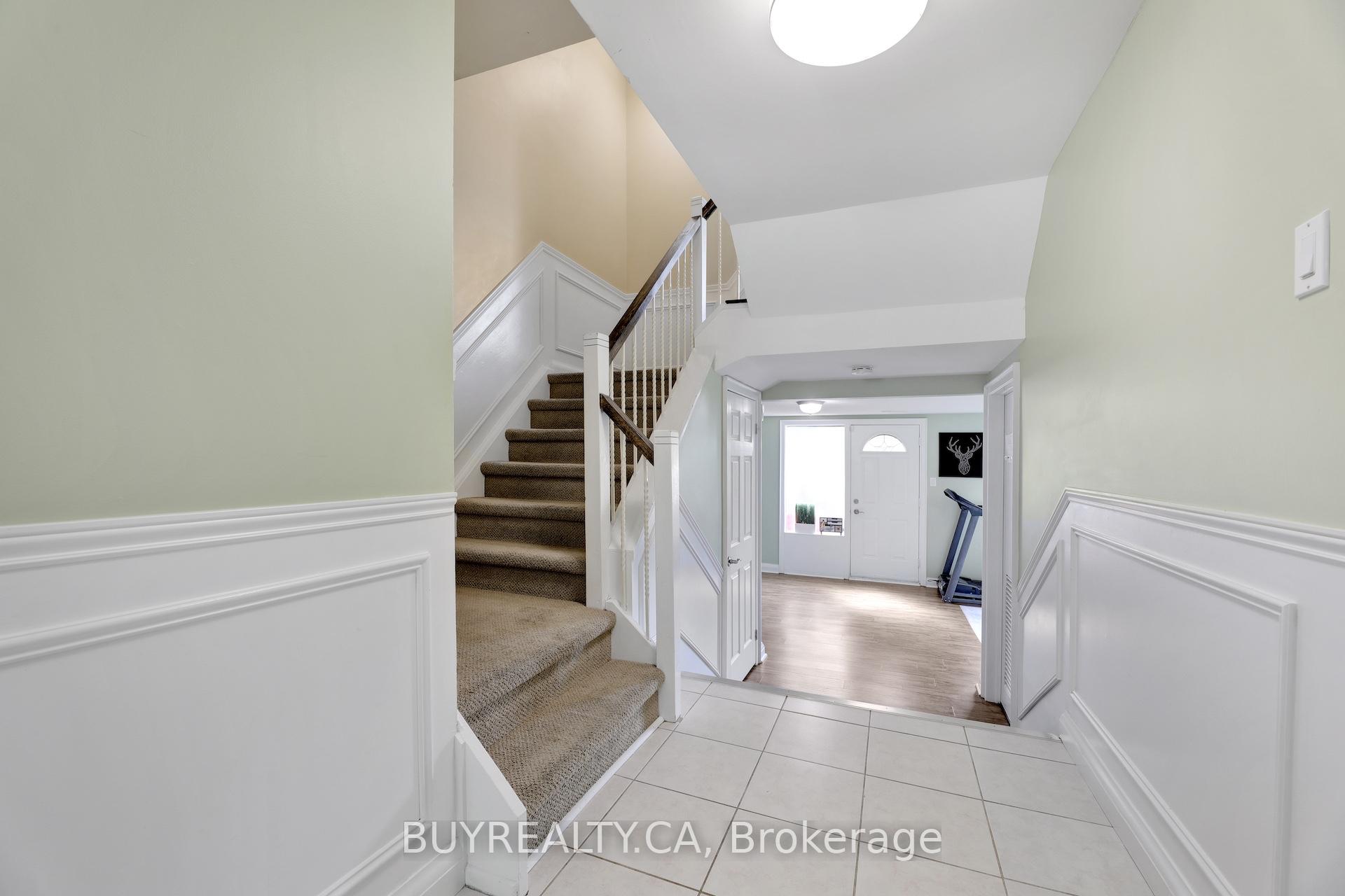 Photo 10 of Unit 72, 104 Poplar Crescent, Aurora, Aurora Highlands — HOMEH