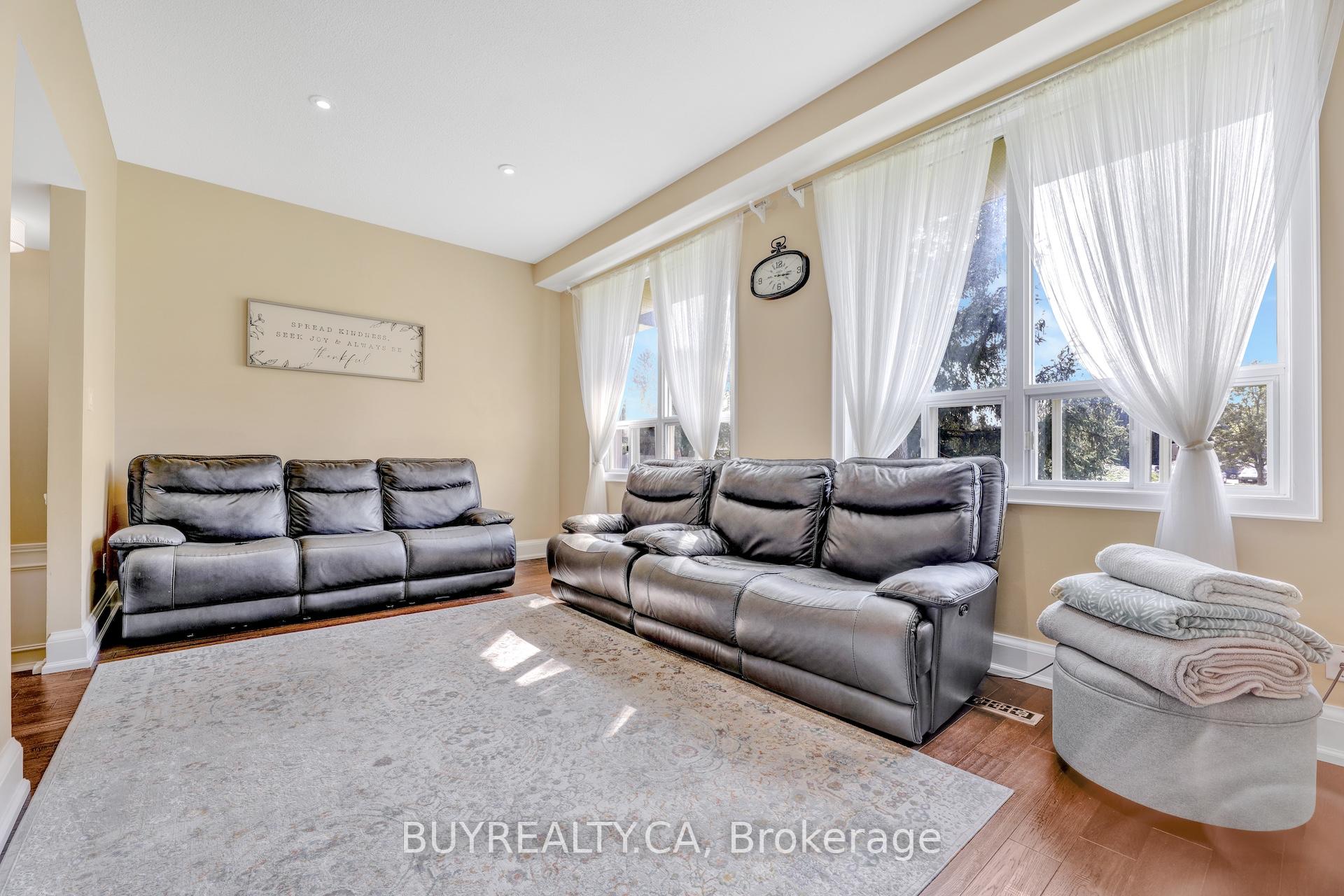 Photo 12 of Unit 72, 104 Poplar Crescent, Aurora, Aurora Highlands — HOMEH