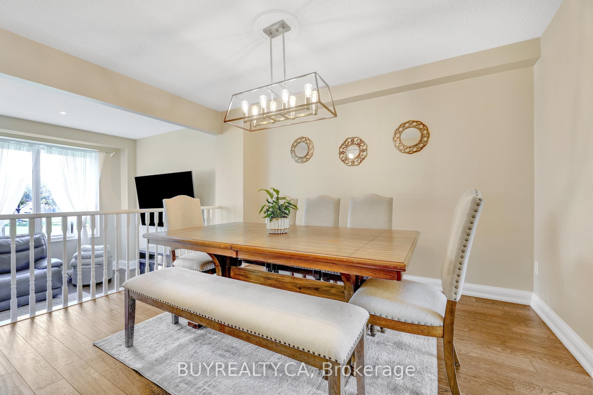 Photo 13 of Unit 72, 104 Poplar Crescent, Aurora, Aurora Highlands — HOMEH