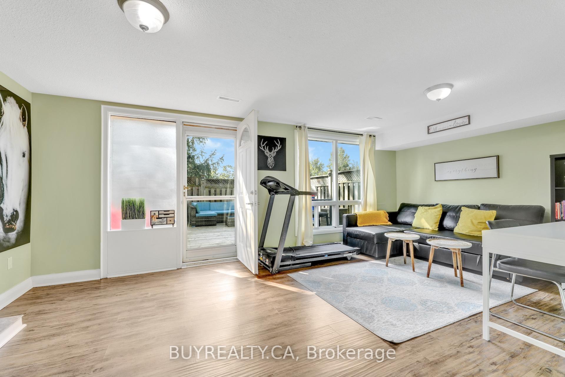 Photo 28 of Unit 72, 104 Poplar Crescent, Aurora, Aurora Highlands — HOMEH
