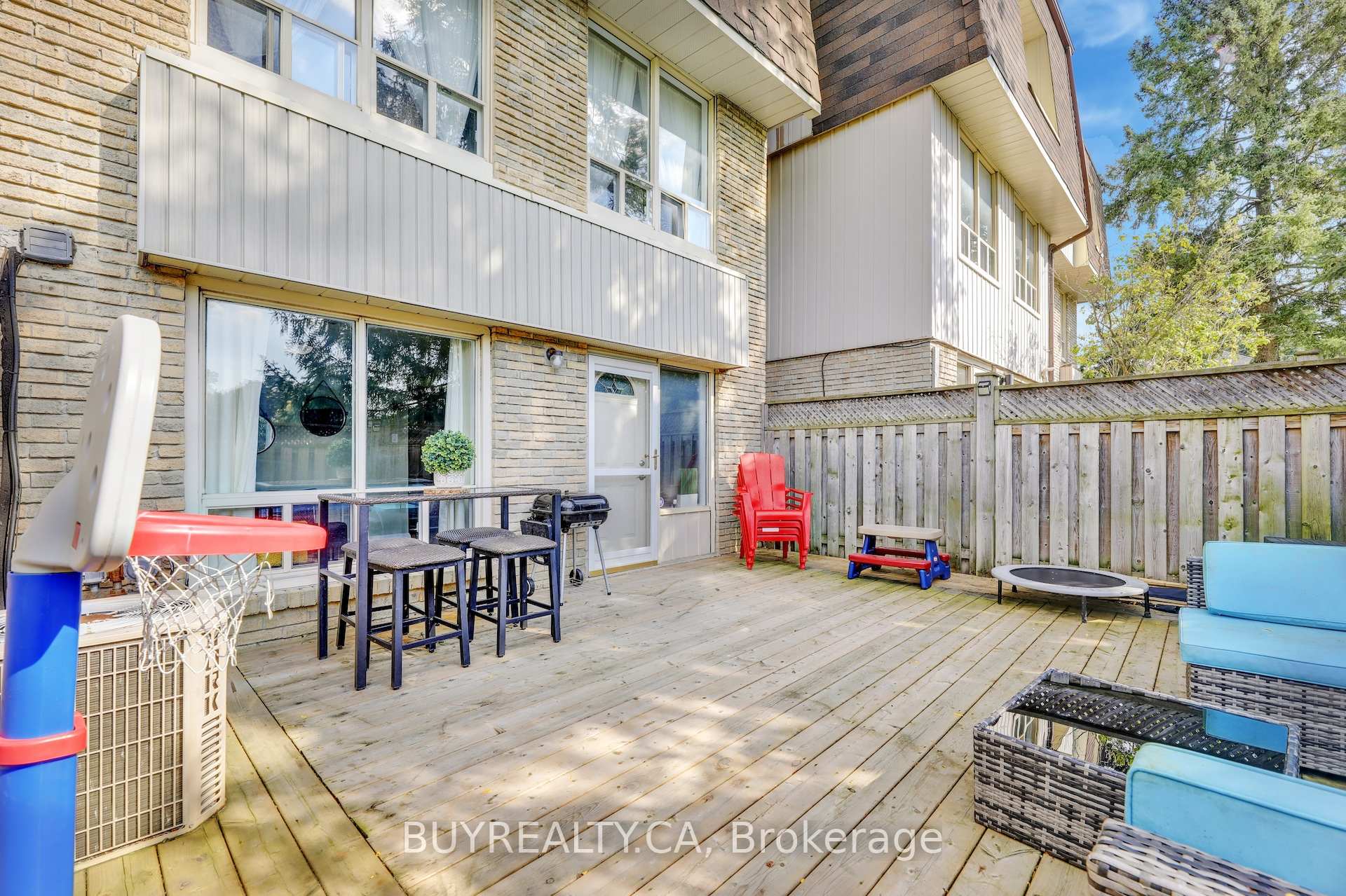 Photo 29 of Unit 72, 104 Poplar Crescent, Aurora, Aurora Highlands — HOMEH
