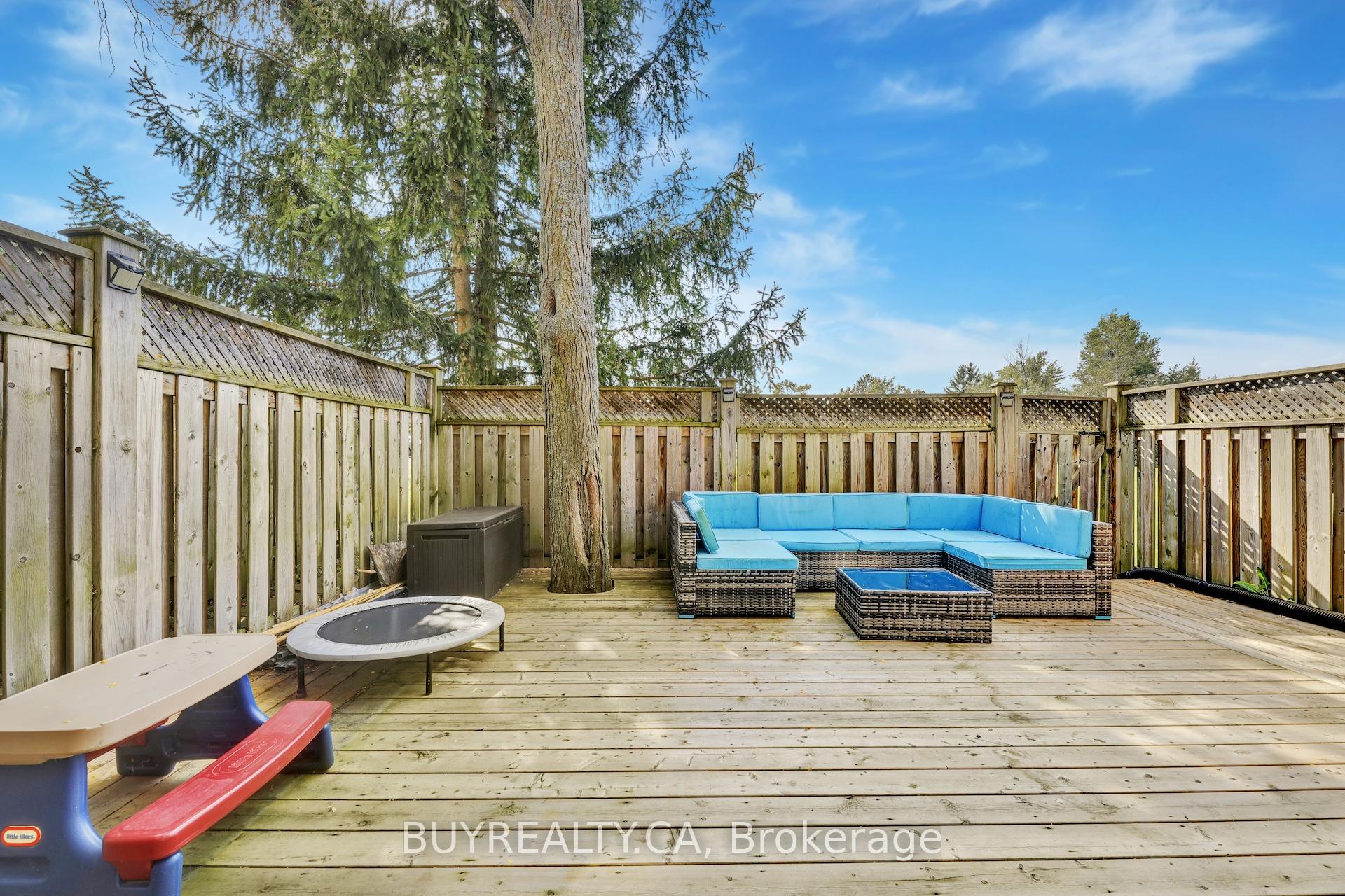 Photo 31 of Unit 72, 104 Poplar Crescent, Aurora, Aurora Highlands — HOMEH