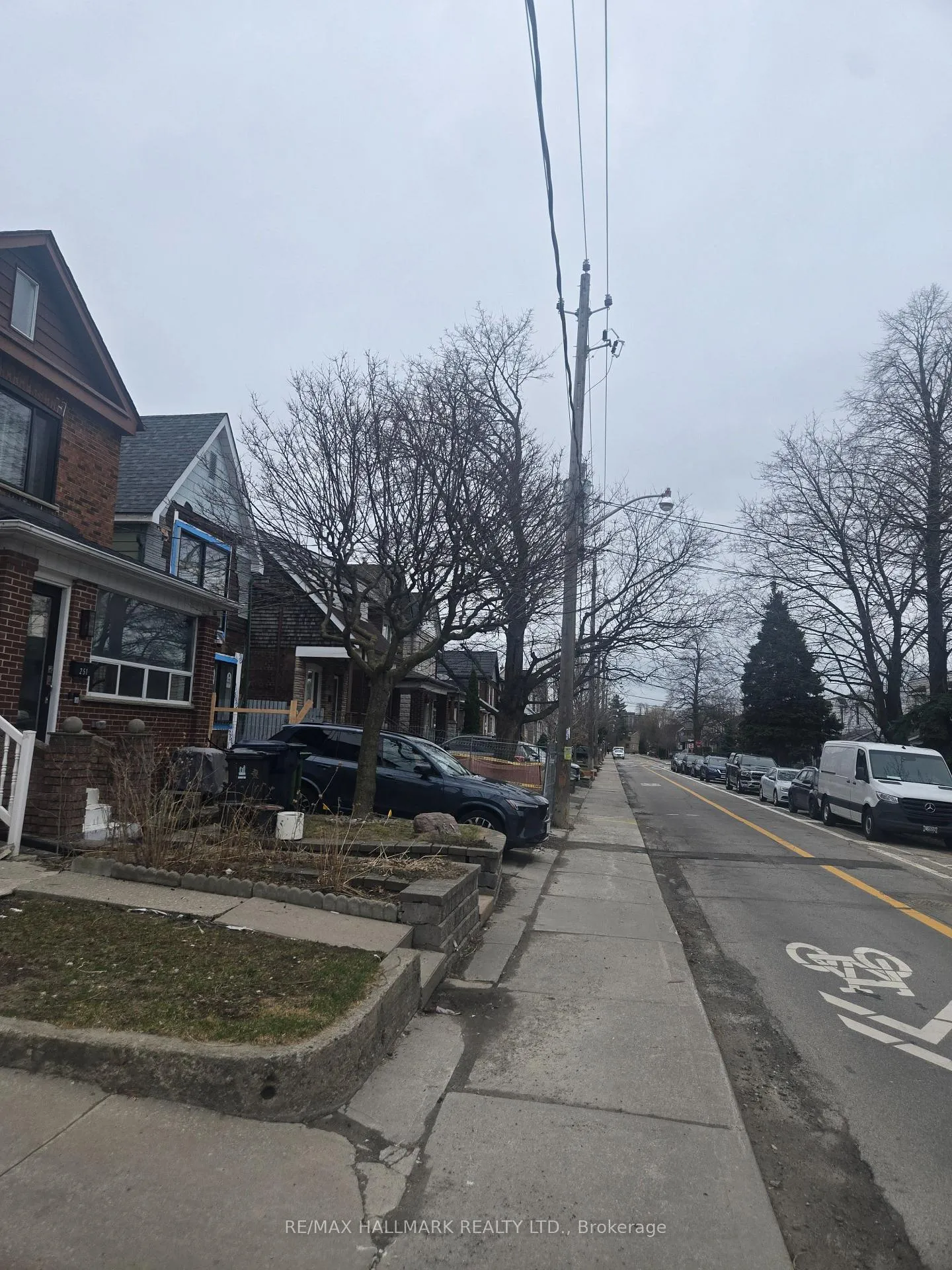 Photo 3 of Unit Main, 251 Silverthorn Avenue, Toronto, Weston-Pellam Park — HOMEH