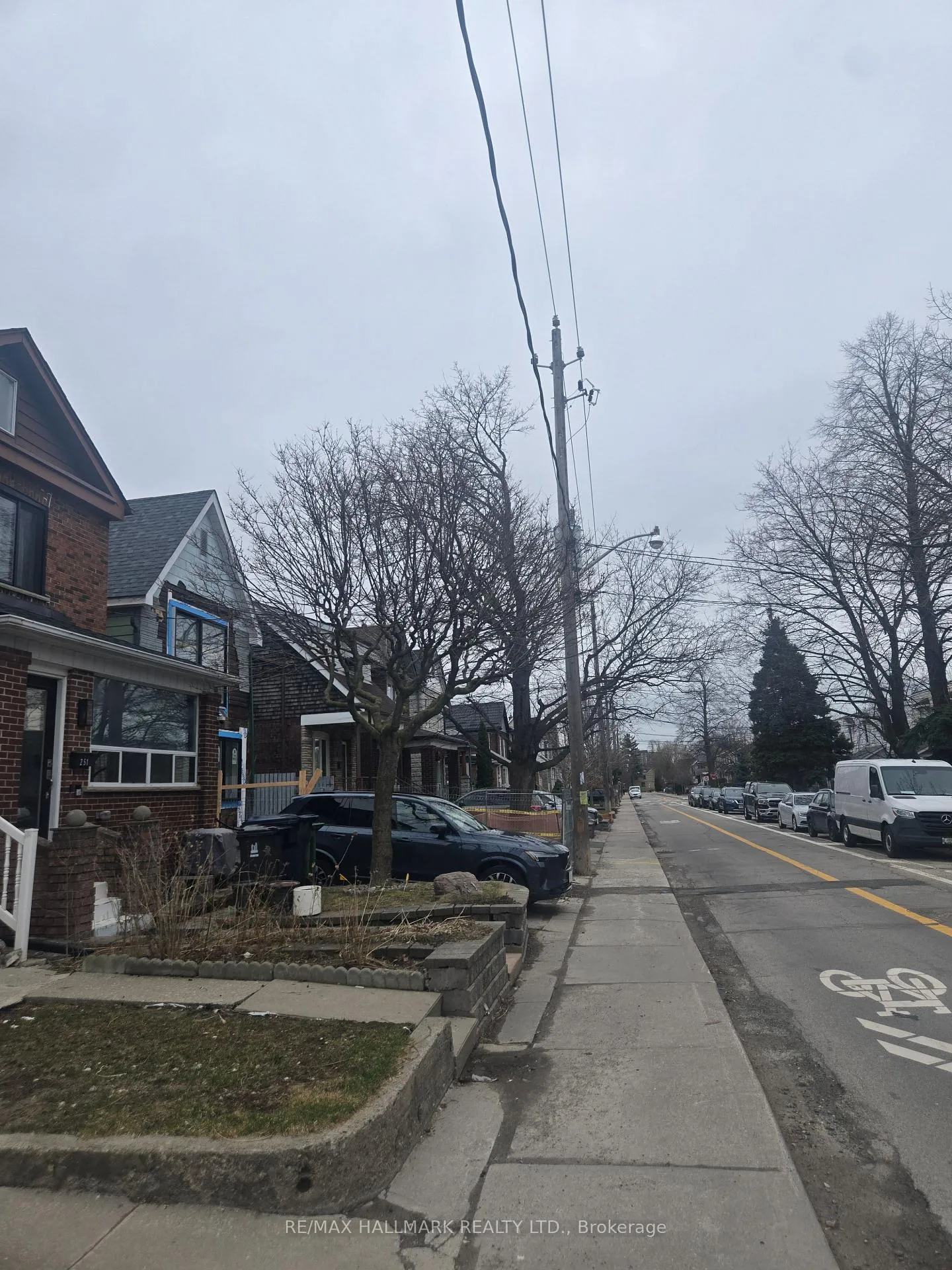 Photo 4 of Unit Main, 251 Silverthorn Avenue, Toronto, Weston-Pellam Park — HOMEH