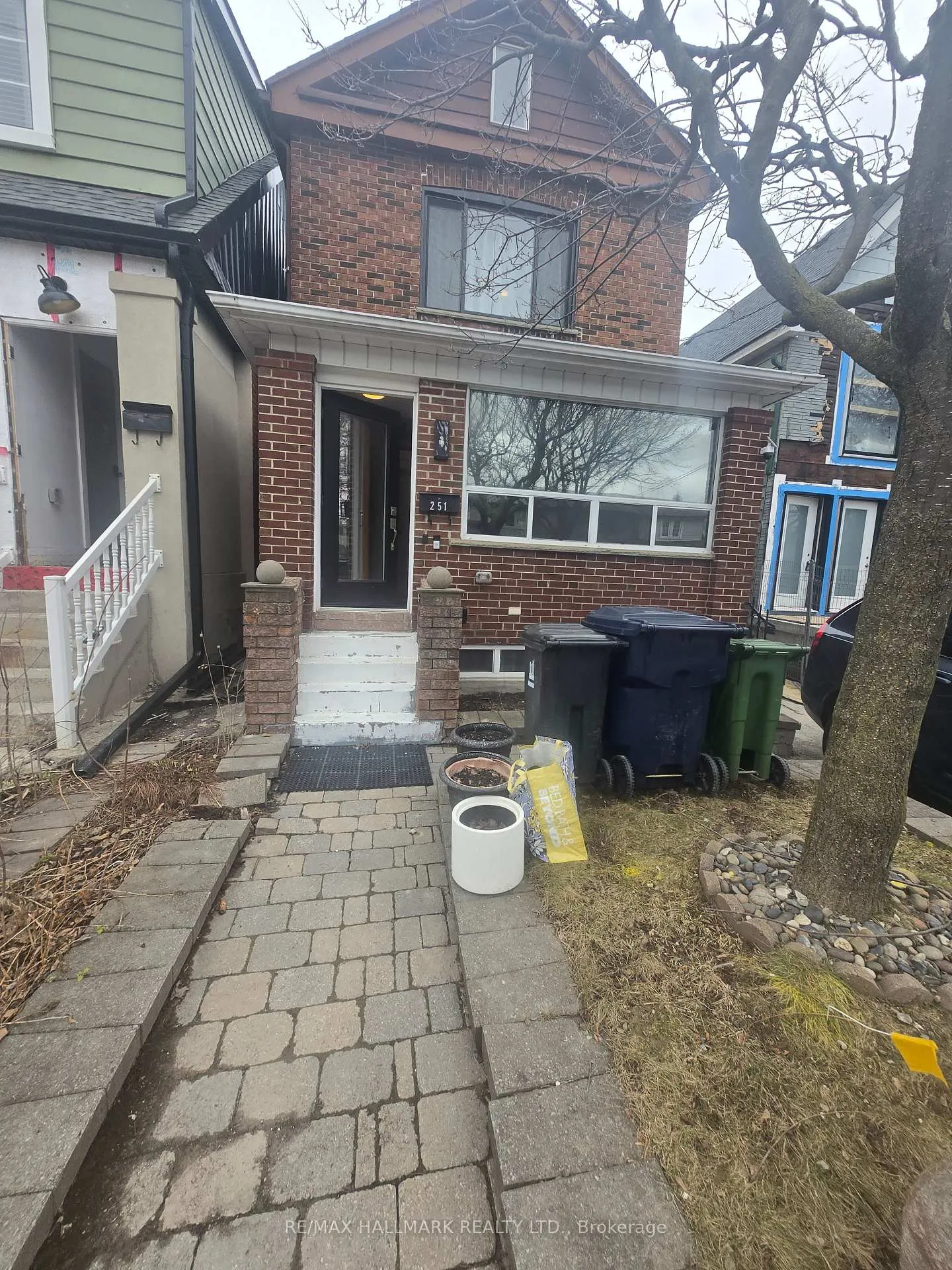 Photo 5 of Unit Main, 251 Silverthorn Avenue, Toronto, Weston-Pellam Park — HOMEH