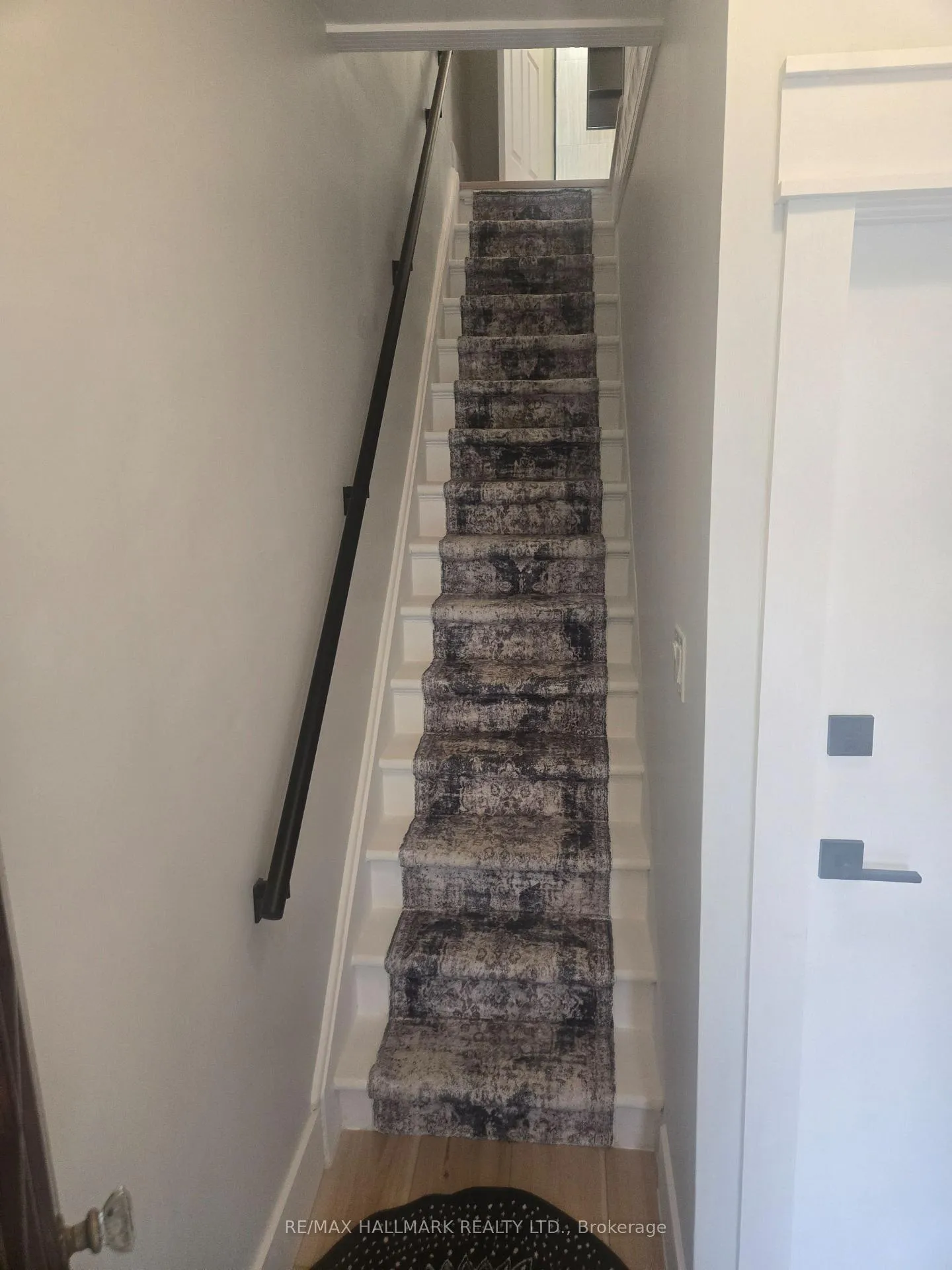 Photo 9 of Unit Main, 251 Silverthorn Avenue, Toronto, Weston-Pellam Park — HOMEH
