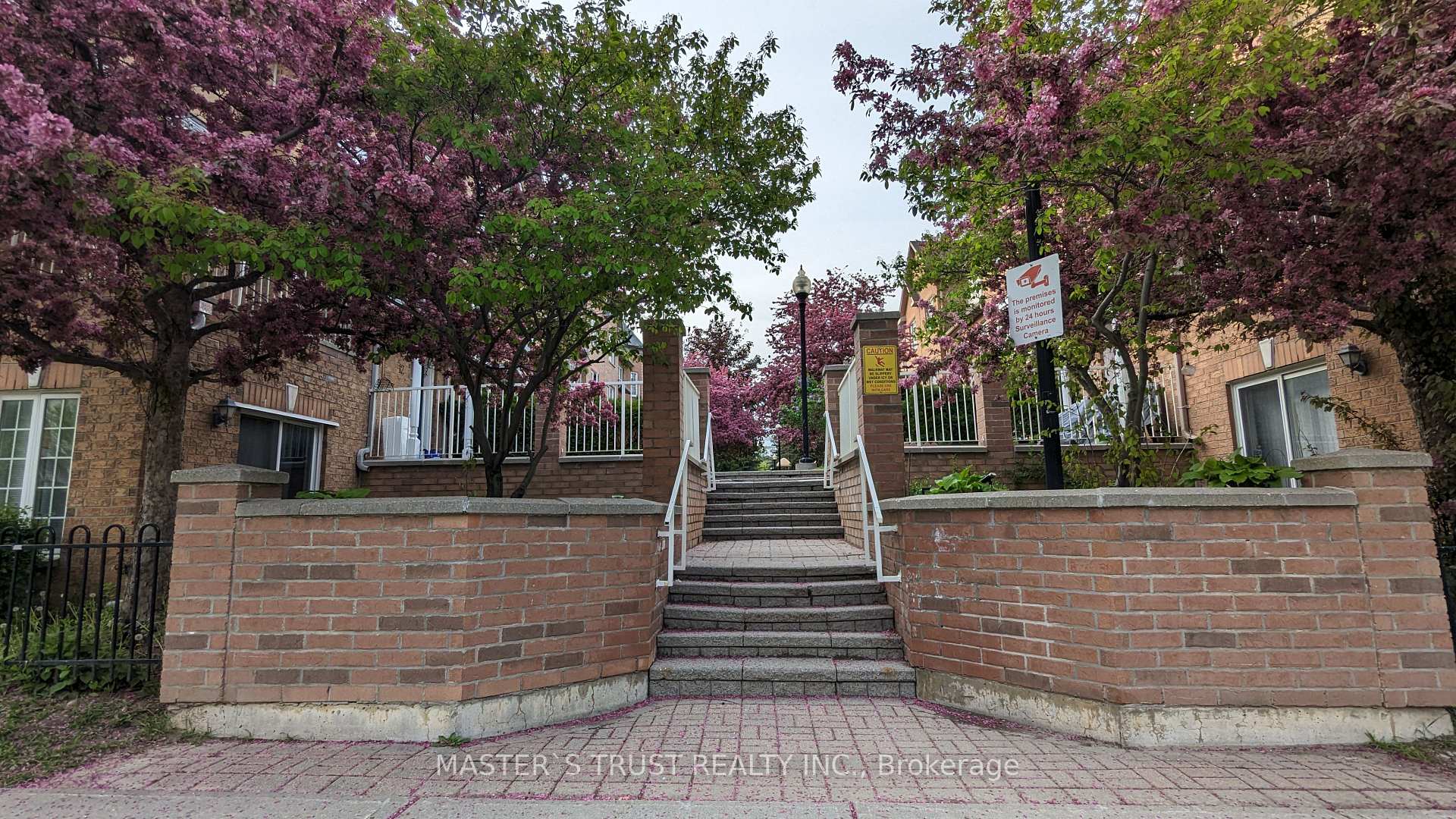 Photo 3 of Unit UPPER LEVEL, 12 Cox Boulevard, Markham, Unionville — HOMEH