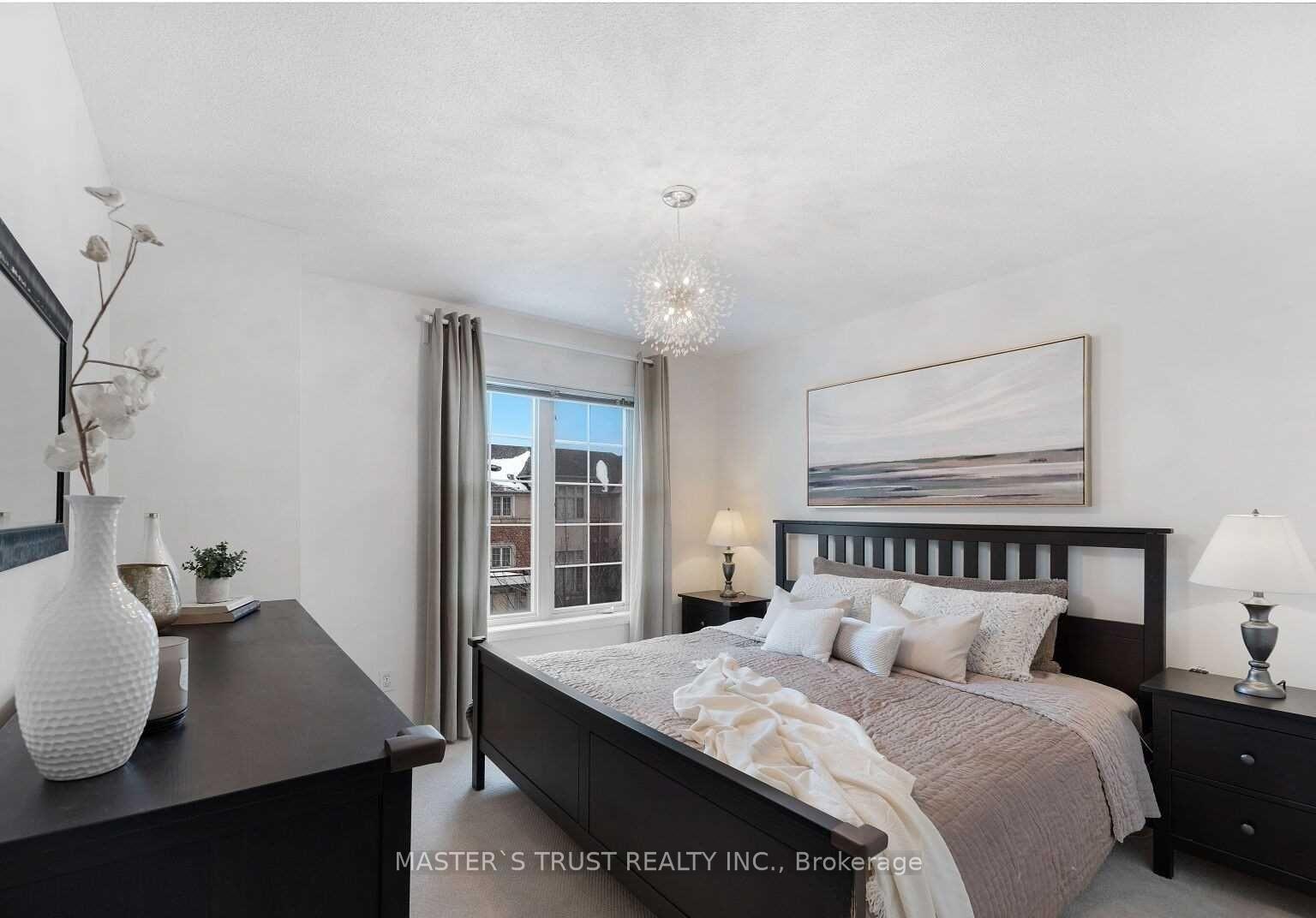 Photo 5 of Unit UPPER LEVEL, 12 Cox Boulevard, Markham, Unionville — HOMEH