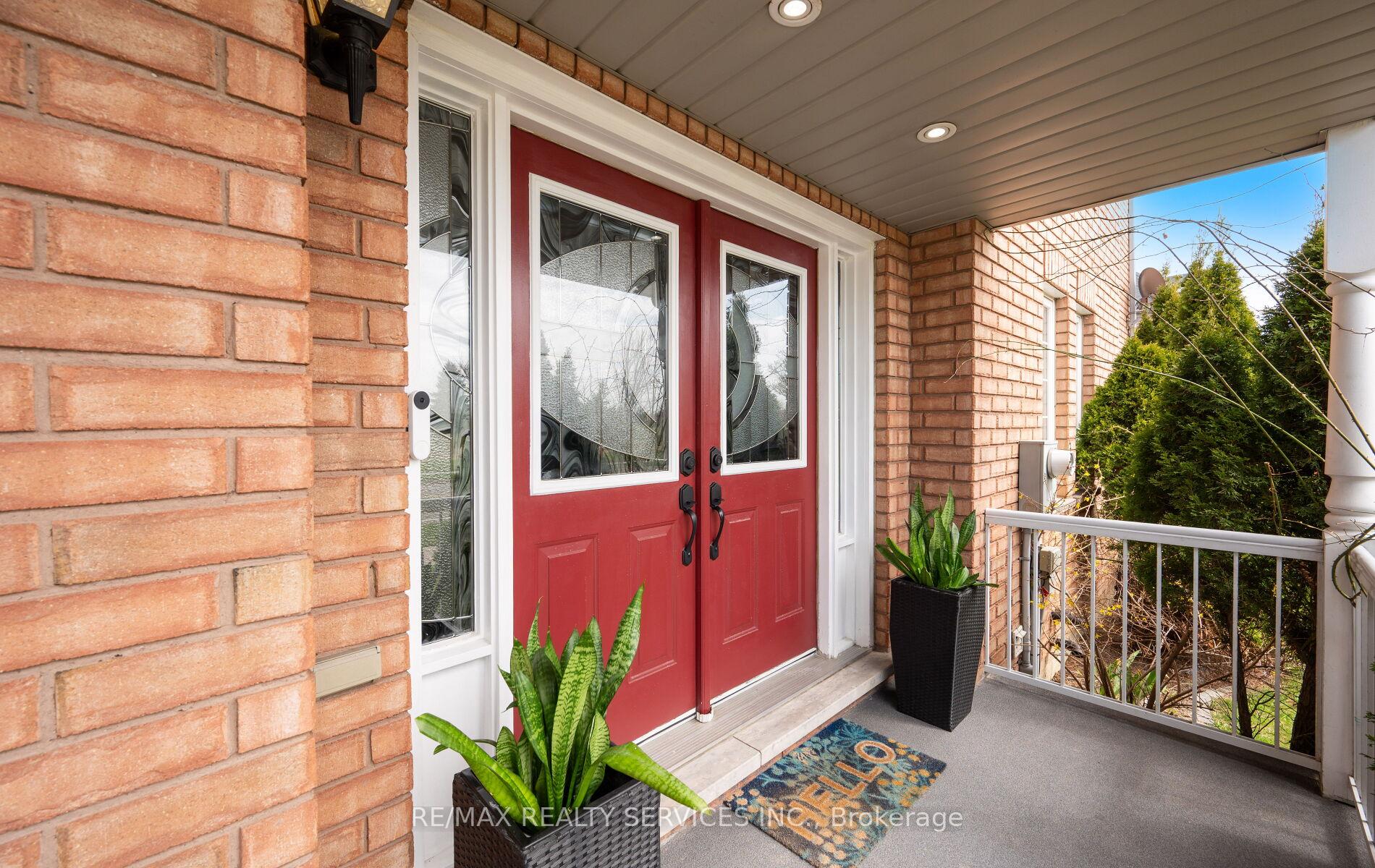 Photo 6 of 1 Queen Anne Drive, Brampton, Fletcher's Meadow — HOMEH