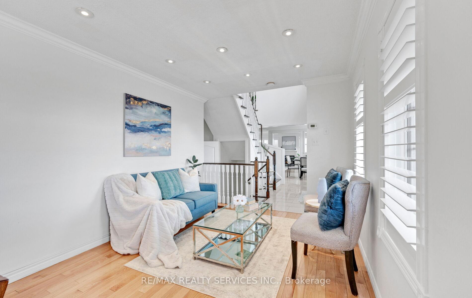 Photo 8 of 1 Queen Anne Drive, Brampton, Fletcher's Meadow — HOMEH