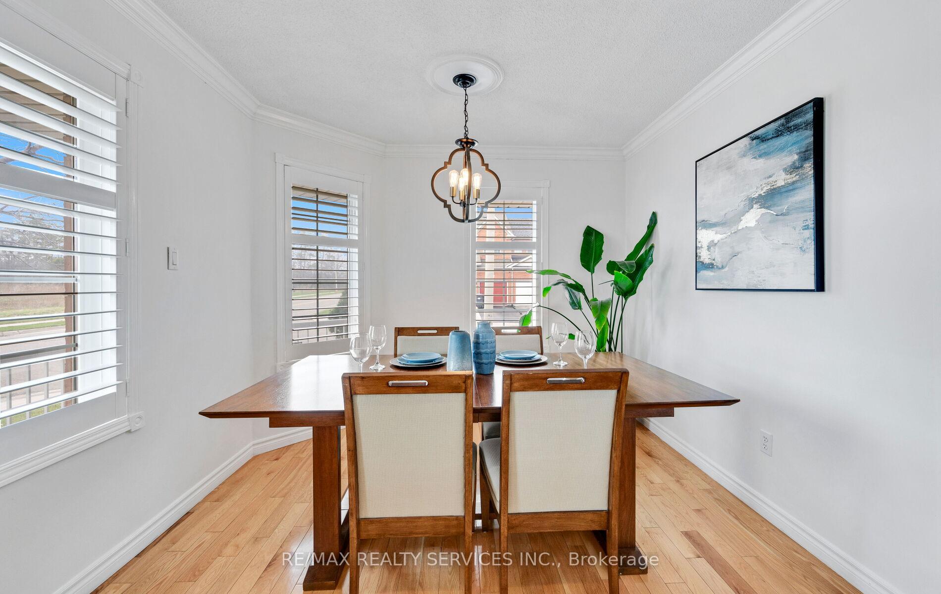 Photo 11 of 1 Queen Anne Drive, Brampton, Fletcher's Meadow — HOMEH