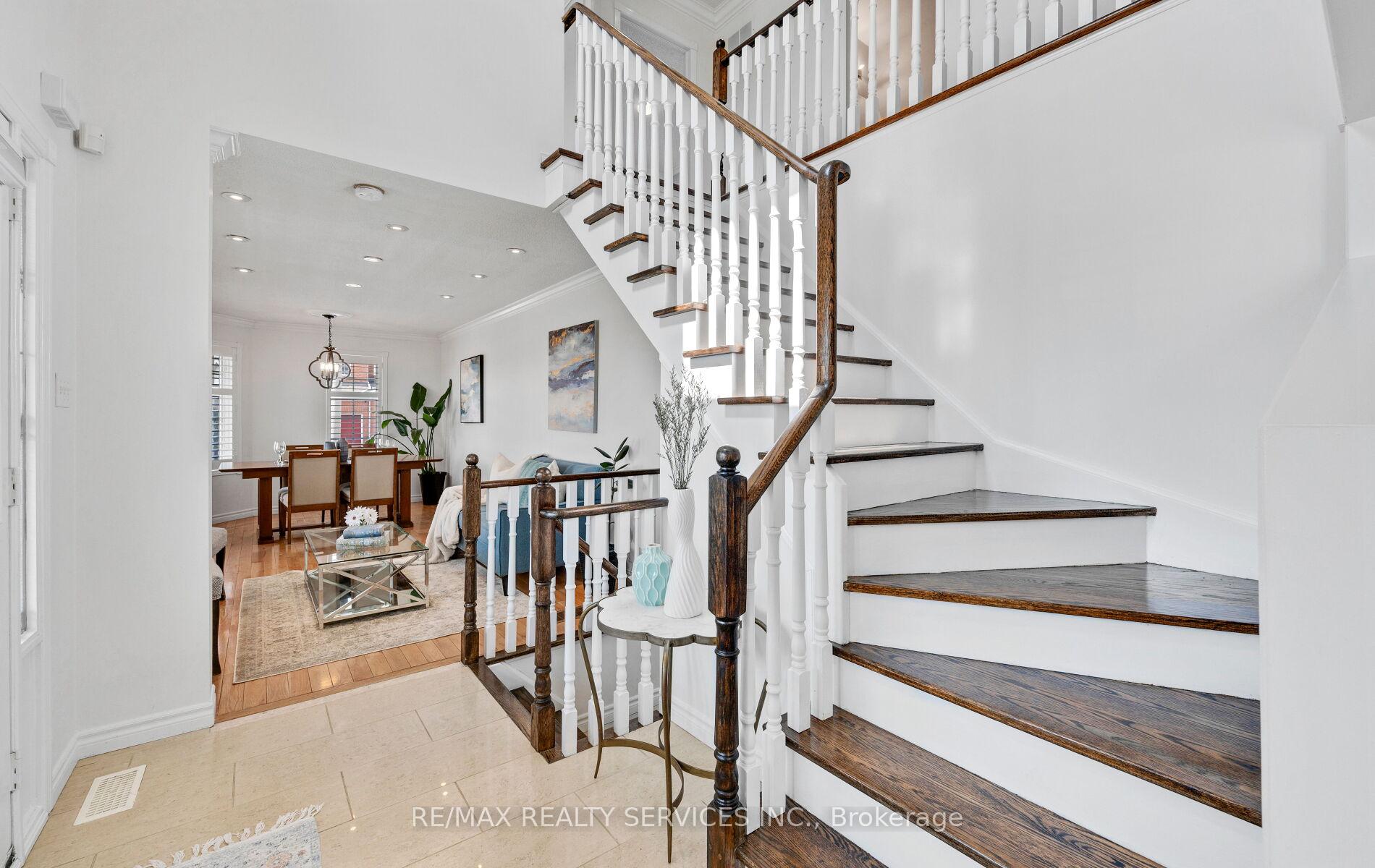 Photo 24 of 1 Queen Anne Drive, Brampton, Fletcher's Meadow — HOMEH