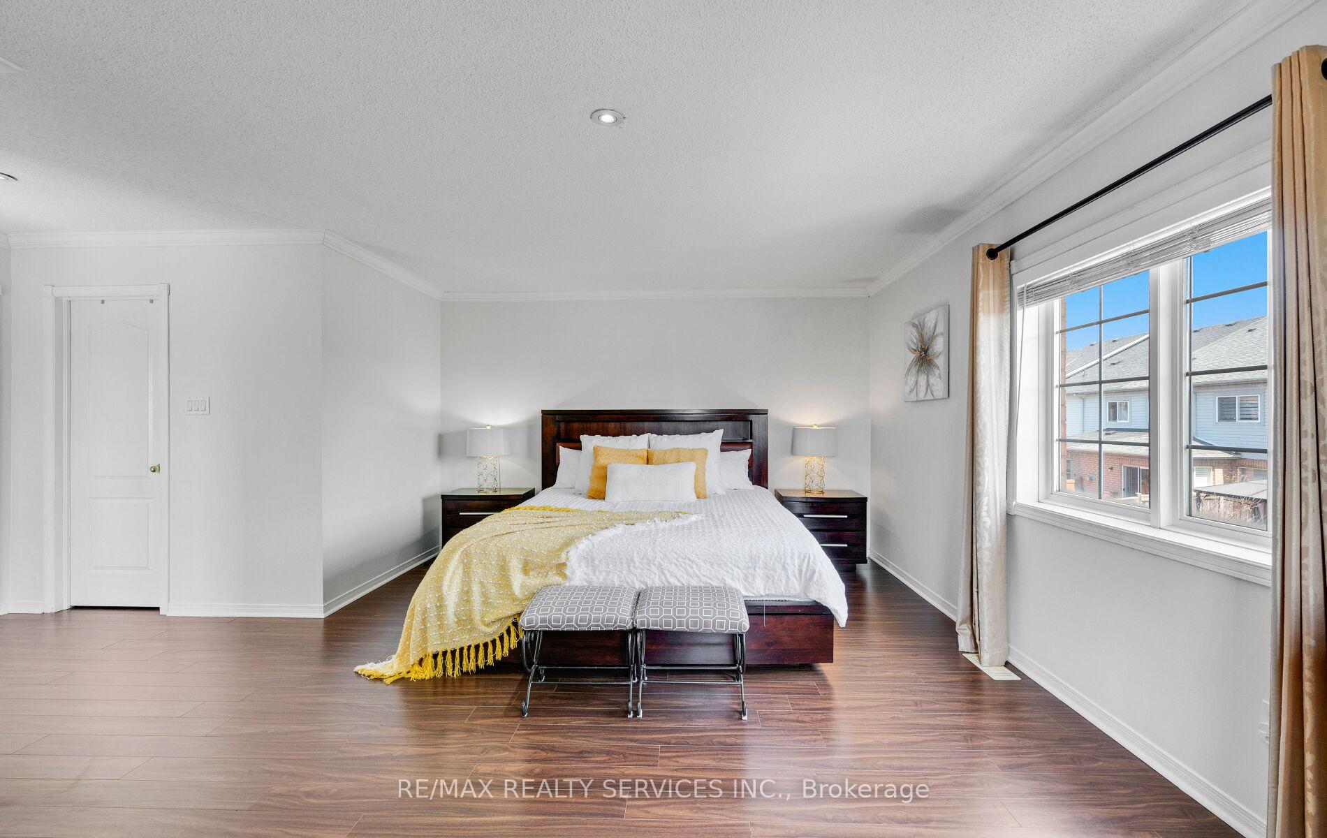 Photo 28 of 1 Queen Anne Drive, Brampton, Fletcher's Meadow — HOMEH