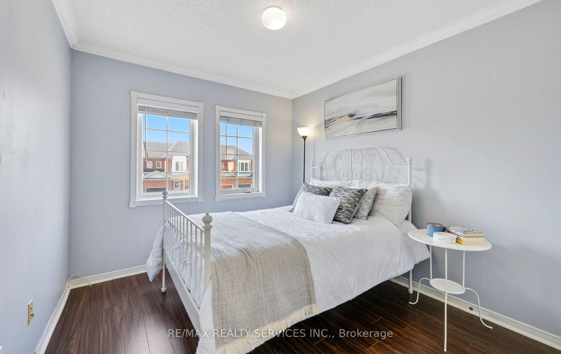 Photo 33 of 1 Queen Anne Drive, Brampton, Fletcher's Meadow — HOMEH