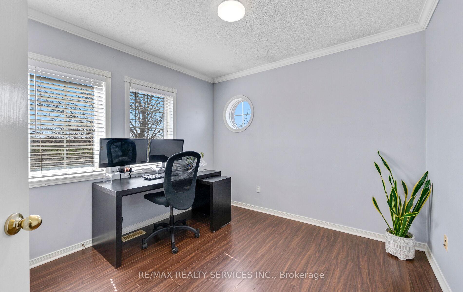 Photo 36 of 1 Queen Anne Drive, Brampton, Fletcher's Meadow — HOMEH