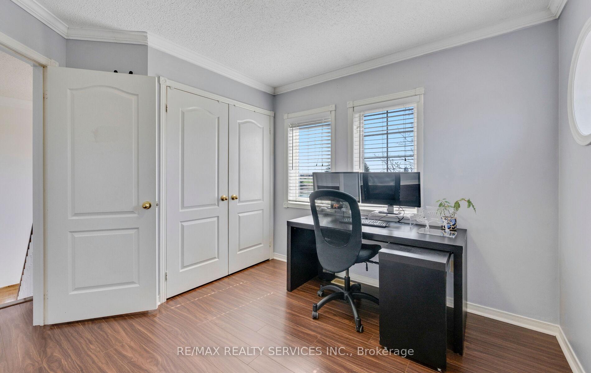 Photo 37 of 1 Queen Anne Drive, Brampton, Fletcher's Meadow — HOMEH
