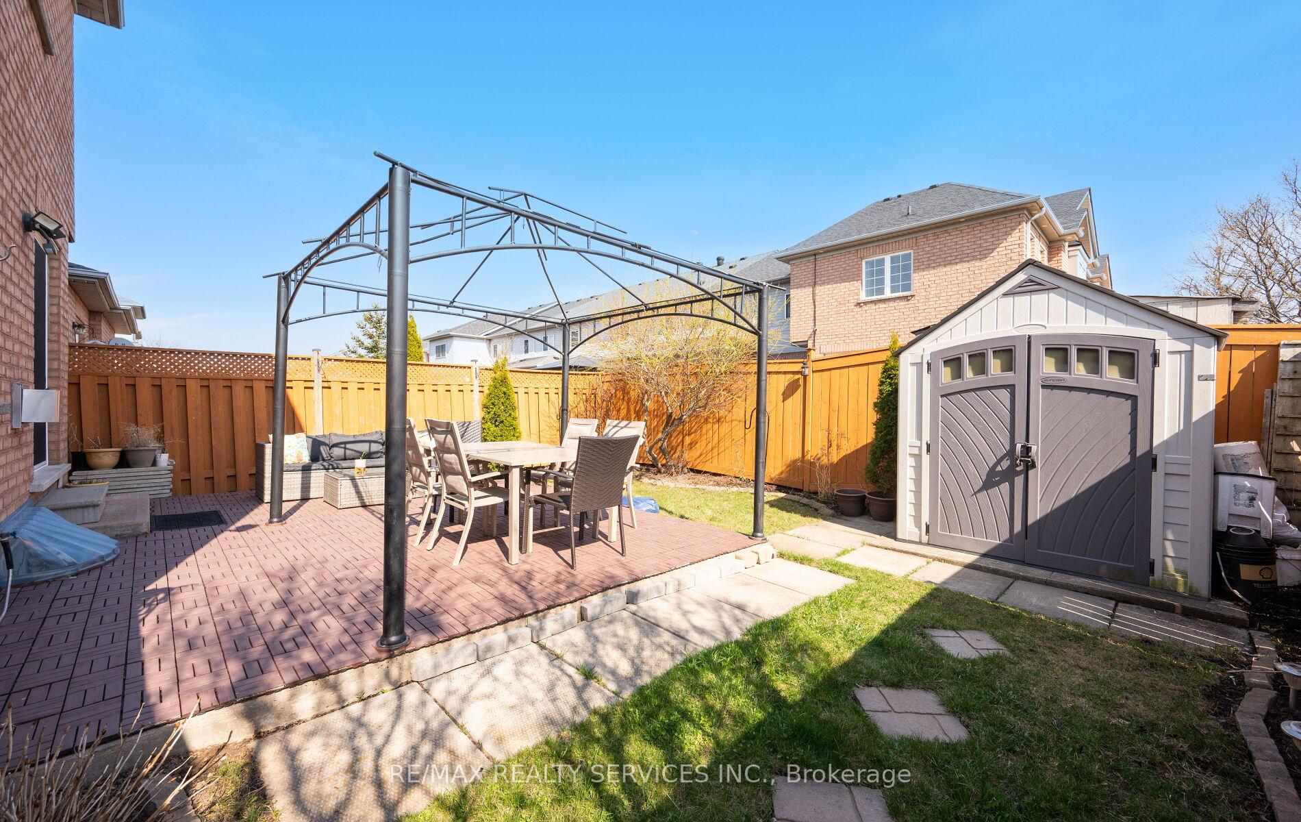 Photo 44 of 1 Queen Anne Drive, Brampton, Fletcher's Meadow — HOMEH