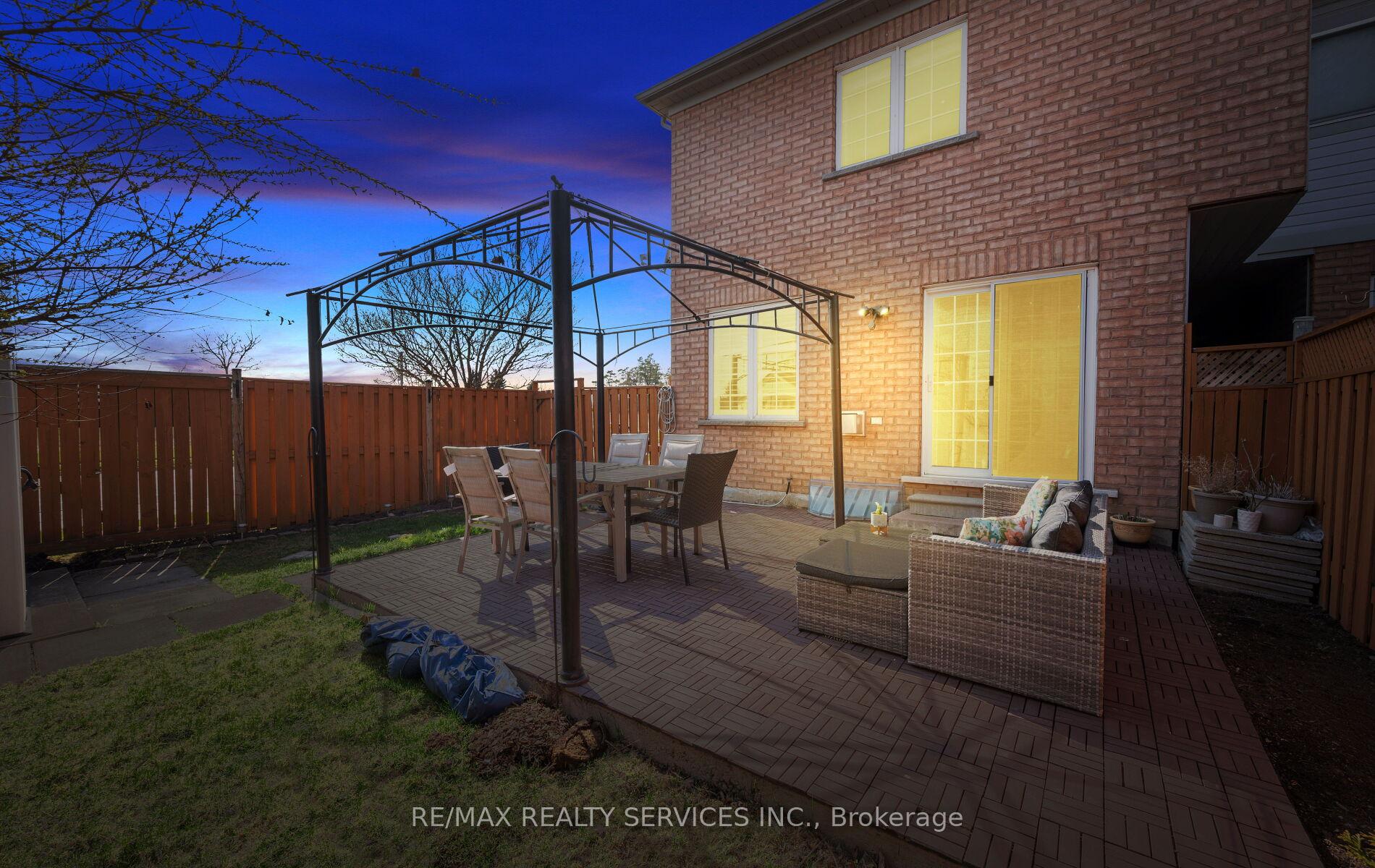 Photo 45 of 1 Queen Anne Drive, Brampton, Fletcher's Meadow — HOMEH