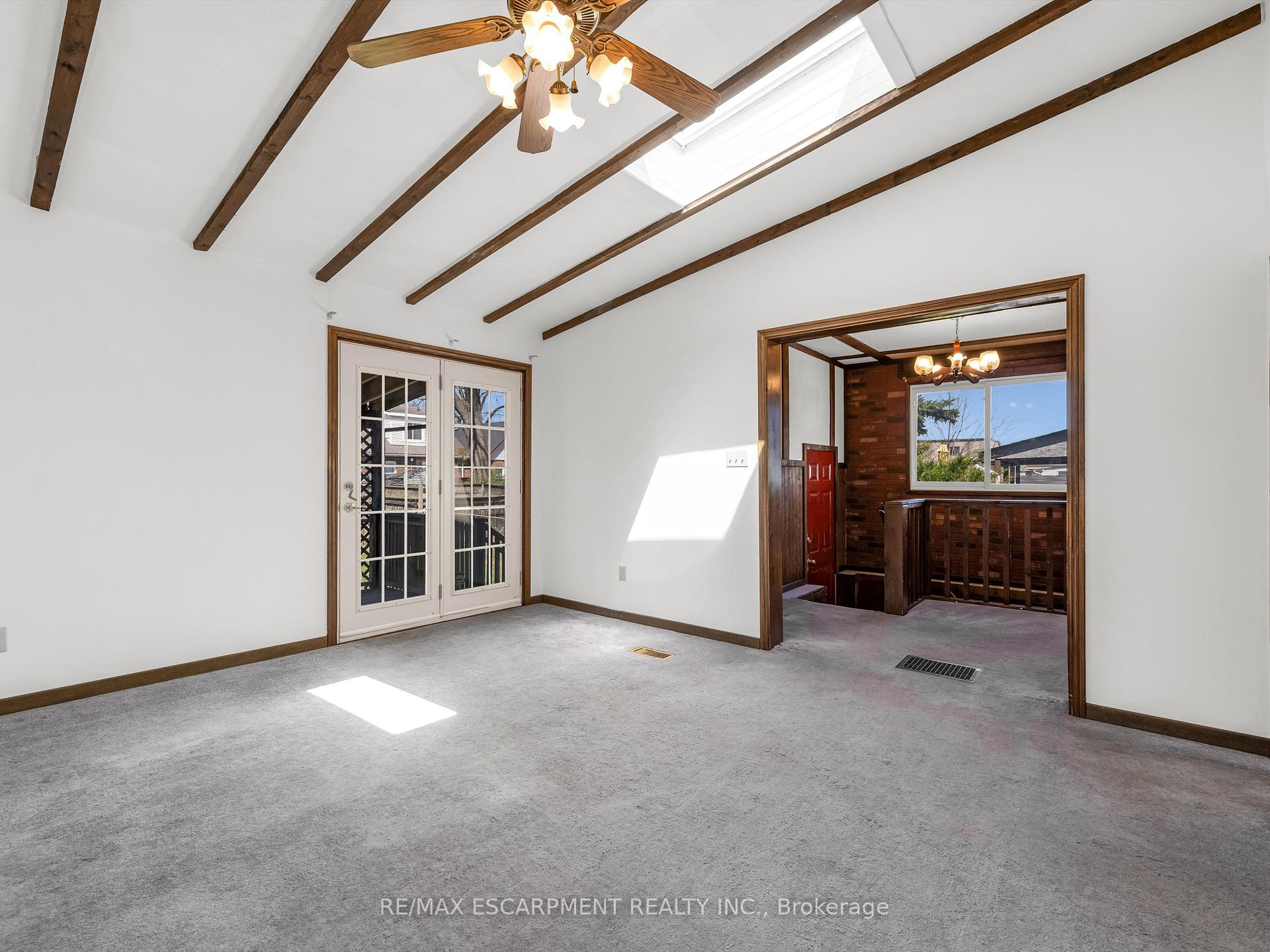 Photo 6 of 265 Walter Avenue N, Hamilton, Normanhurst — HOMEH