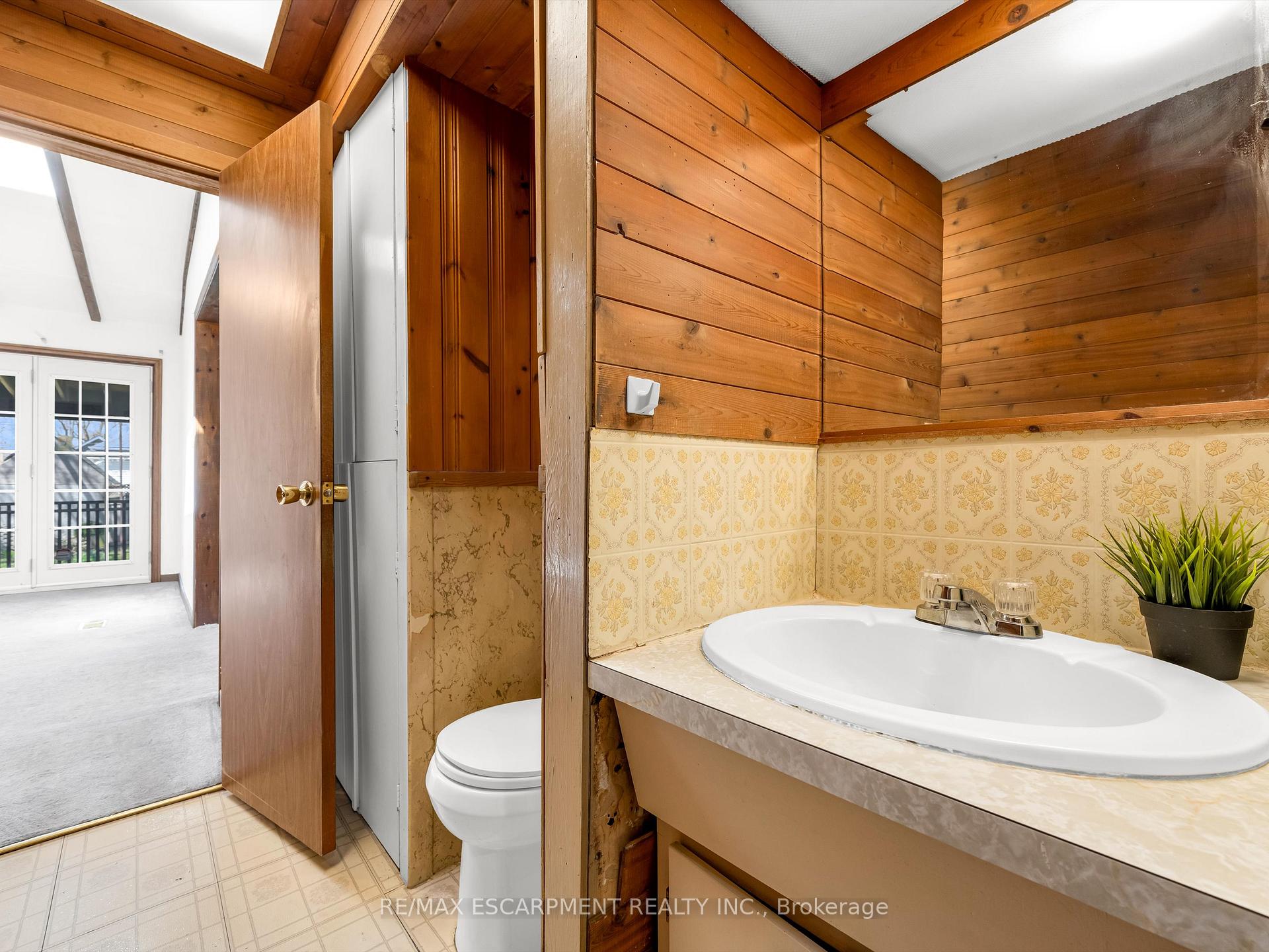Photo 22 of 265 Walter Avenue N, Hamilton, Normanhurst — HOMEH