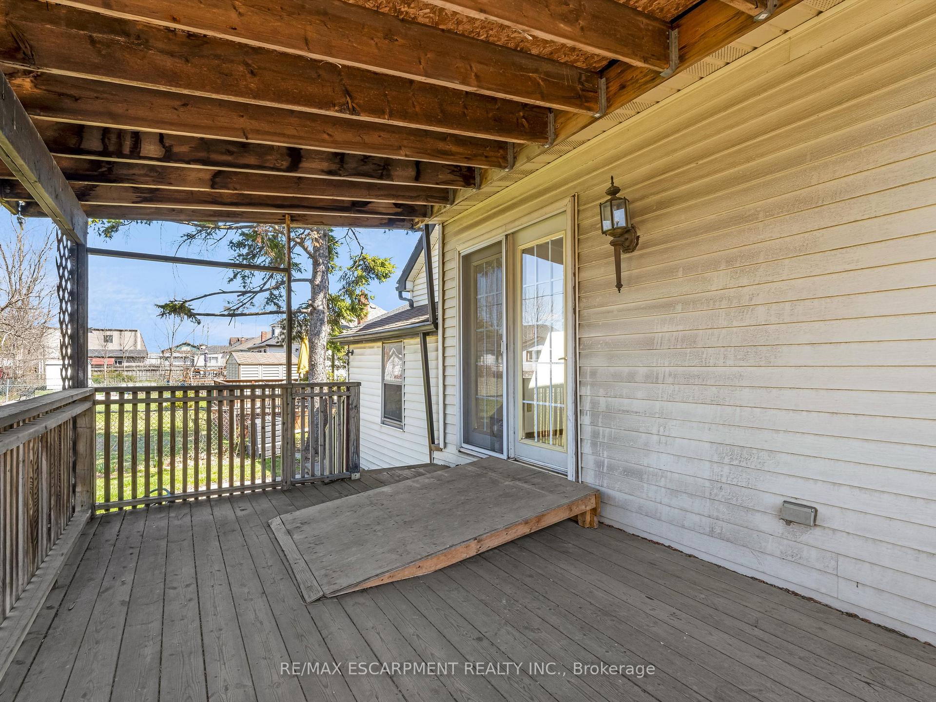 Photo 34 of 265 Walter Avenue N, Hamilton, Normanhurst — HOMEH