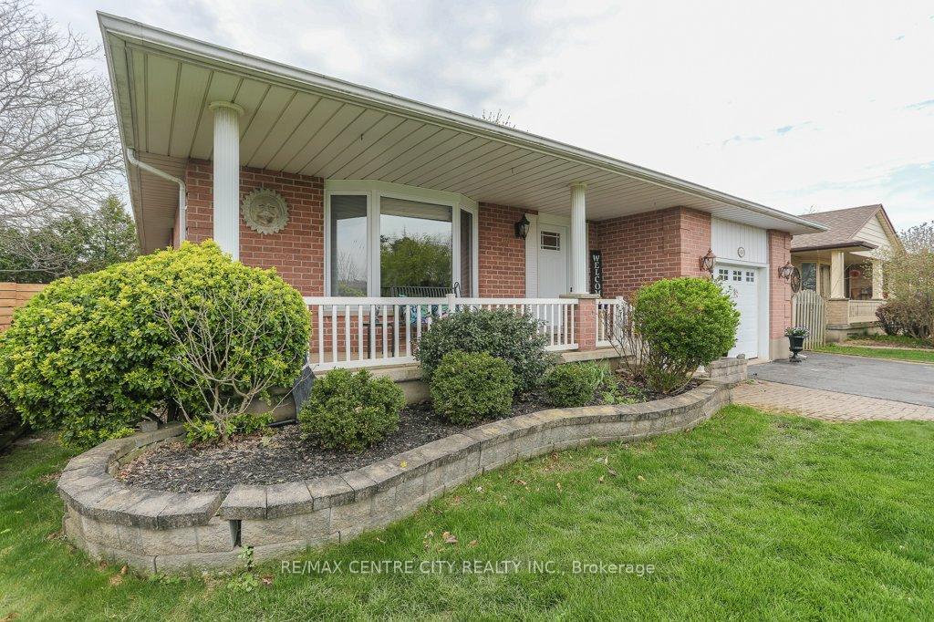 Photo 1 of 68 Sinclair Avenue, St. Thomas — HOMEH