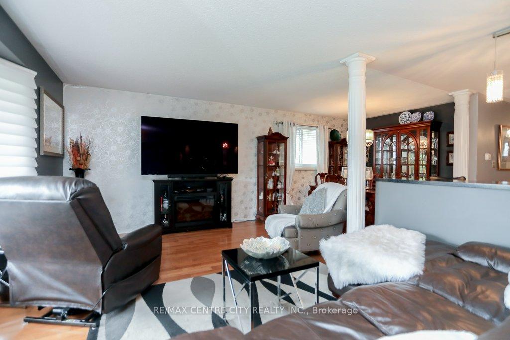Photo 9 of 68 Sinclair Avenue, St. Thomas — HOMEH