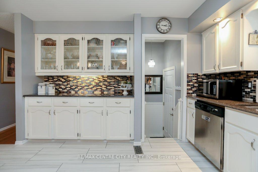 Photo 12 of 68 Sinclair Avenue, St. Thomas — HOMEH