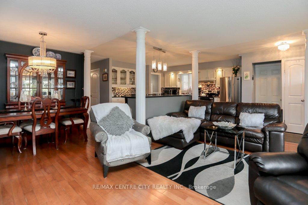 Photo 17 of 68 Sinclair Avenue, St. Thomas — HOMEH