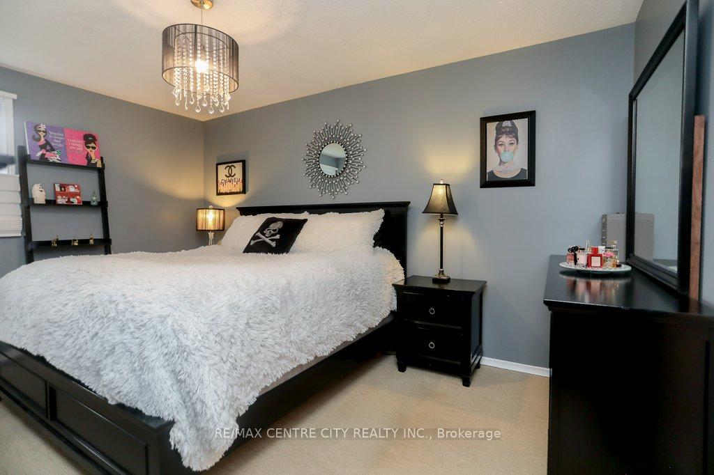 Photo 26 of 68 Sinclair Avenue, St. Thomas — HOMEH