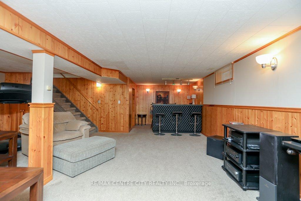 Photo 33 of 68 Sinclair Avenue, St. Thomas — HOMEH