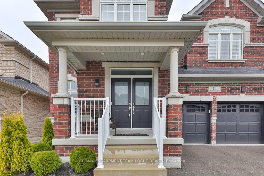 Photo 2 of 11 Mill Stone Terrace, Hamilton, Waterdown — HOMEH