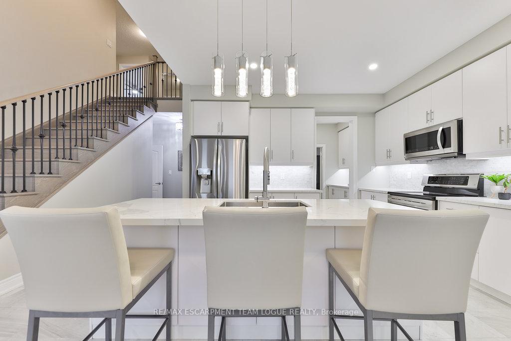 Photo 7 of 11 Mill Stone Terrace, Hamilton, Waterdown — HOMEH