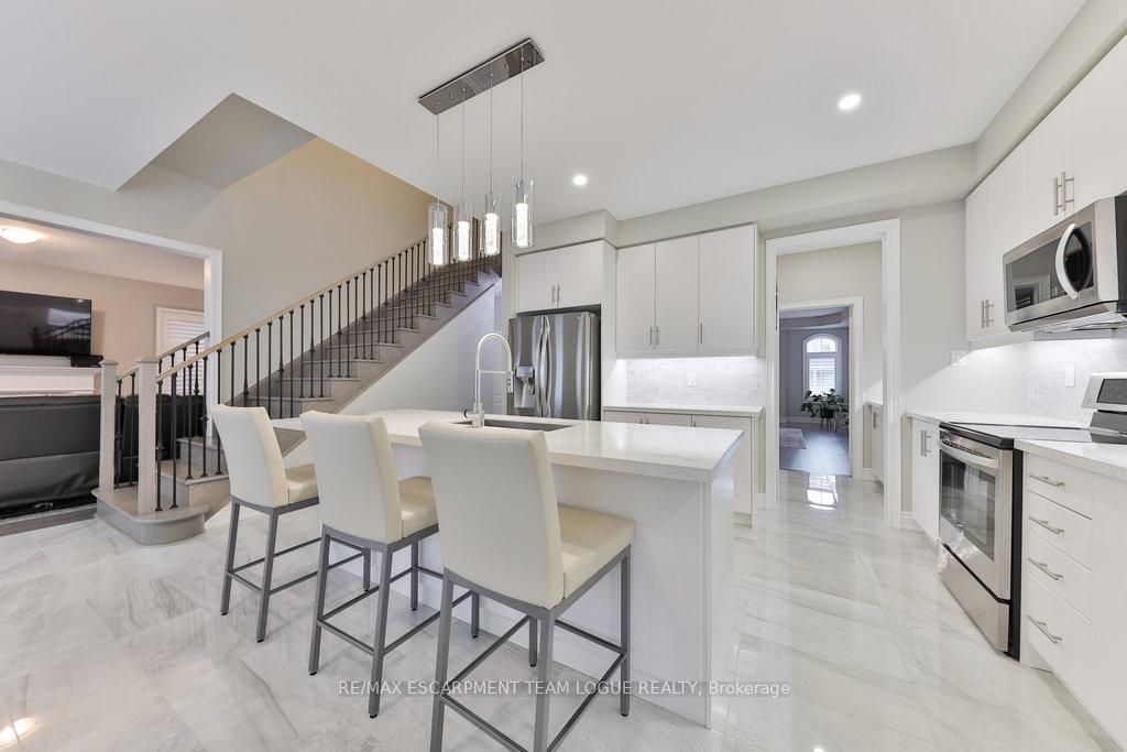 Photo 8 of 11 Mill Stone Terrace, Hamilton, Waterdown — HOMEH