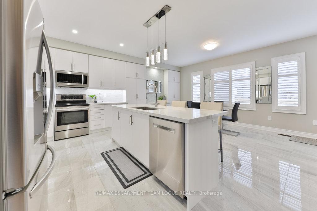 Photo 9 of 11 Mill Stone Terrace, Hamilton, Waterdown — HOMEH