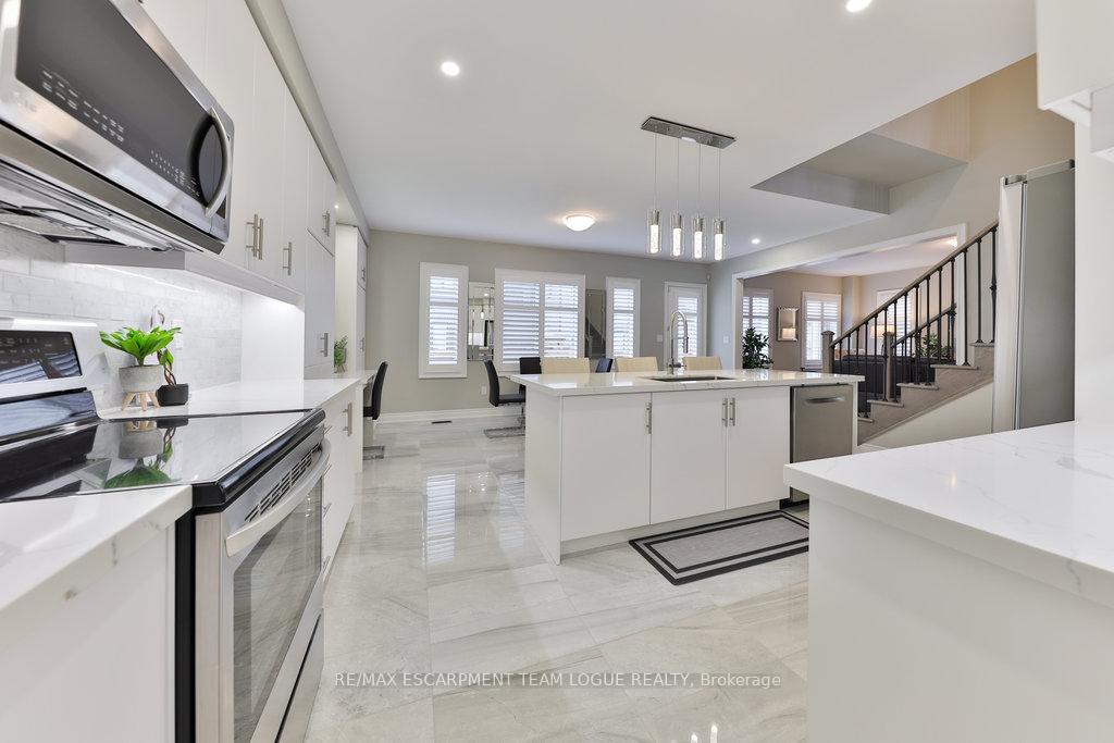 Photo 10 of 11 Mill Stone Terrace, Hamilton, Waterdown — HOMEH