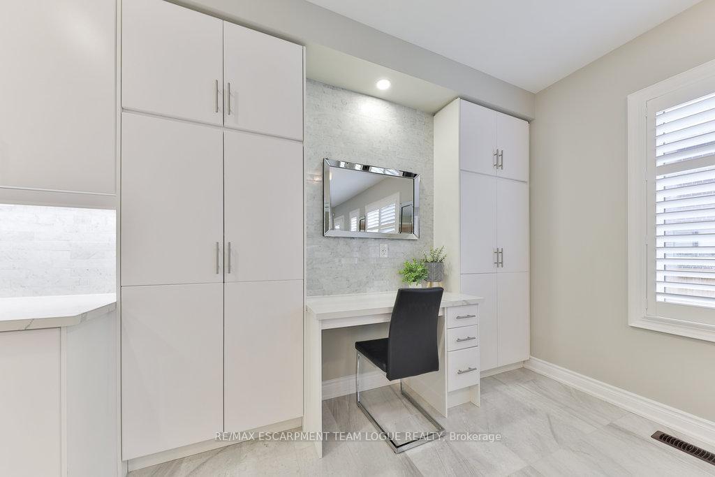 Photo 13 of 11 Mill Stone Terrace, Hamilton, Waterdown — HOMEH
