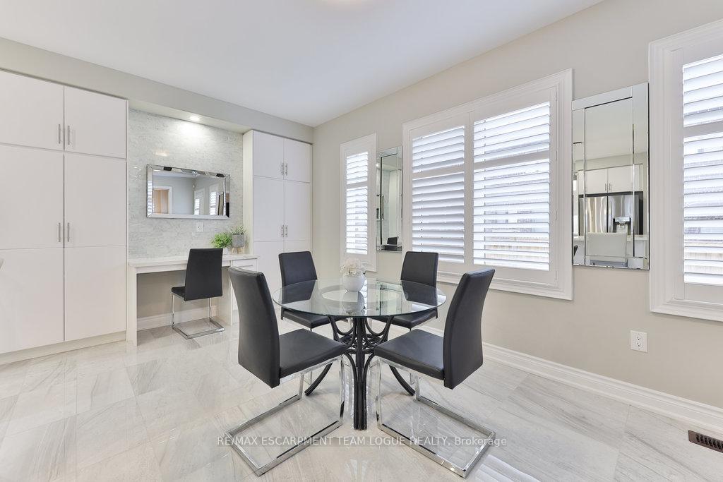 Photo 14 of 11 Mill Stone Terrace, Hamilton, Waterdown — HOMEH