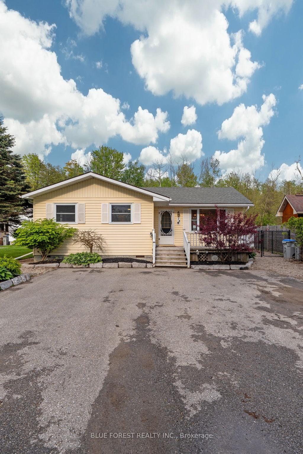 Photo 4 of 7 Andrew Crescent, Goderich, Goderich (Town) — HOMEH